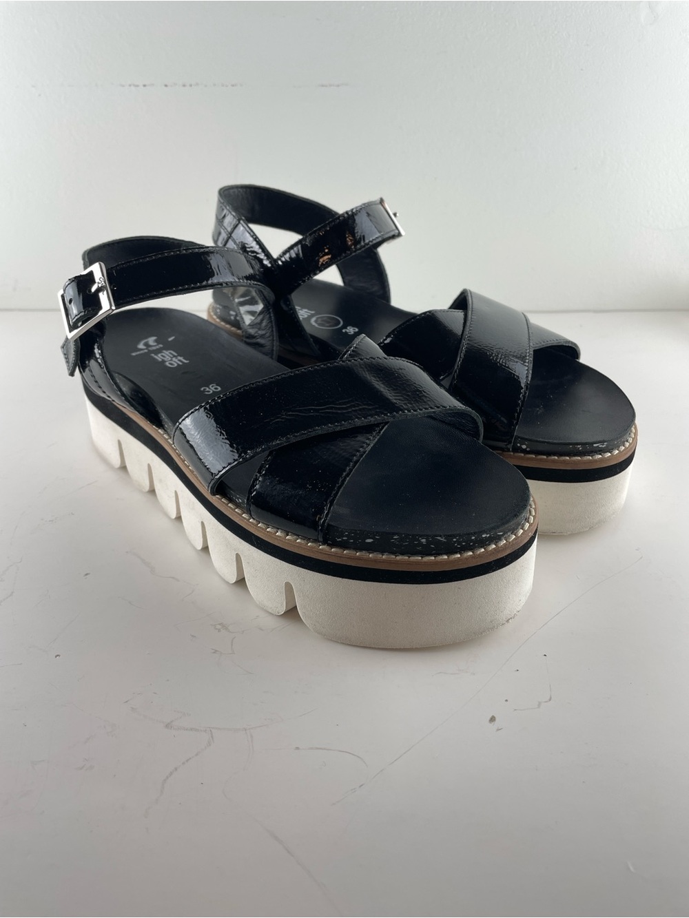 Ara HighSoft Patent Leather Platform Sandals Black Size 36 Comfort Shoes